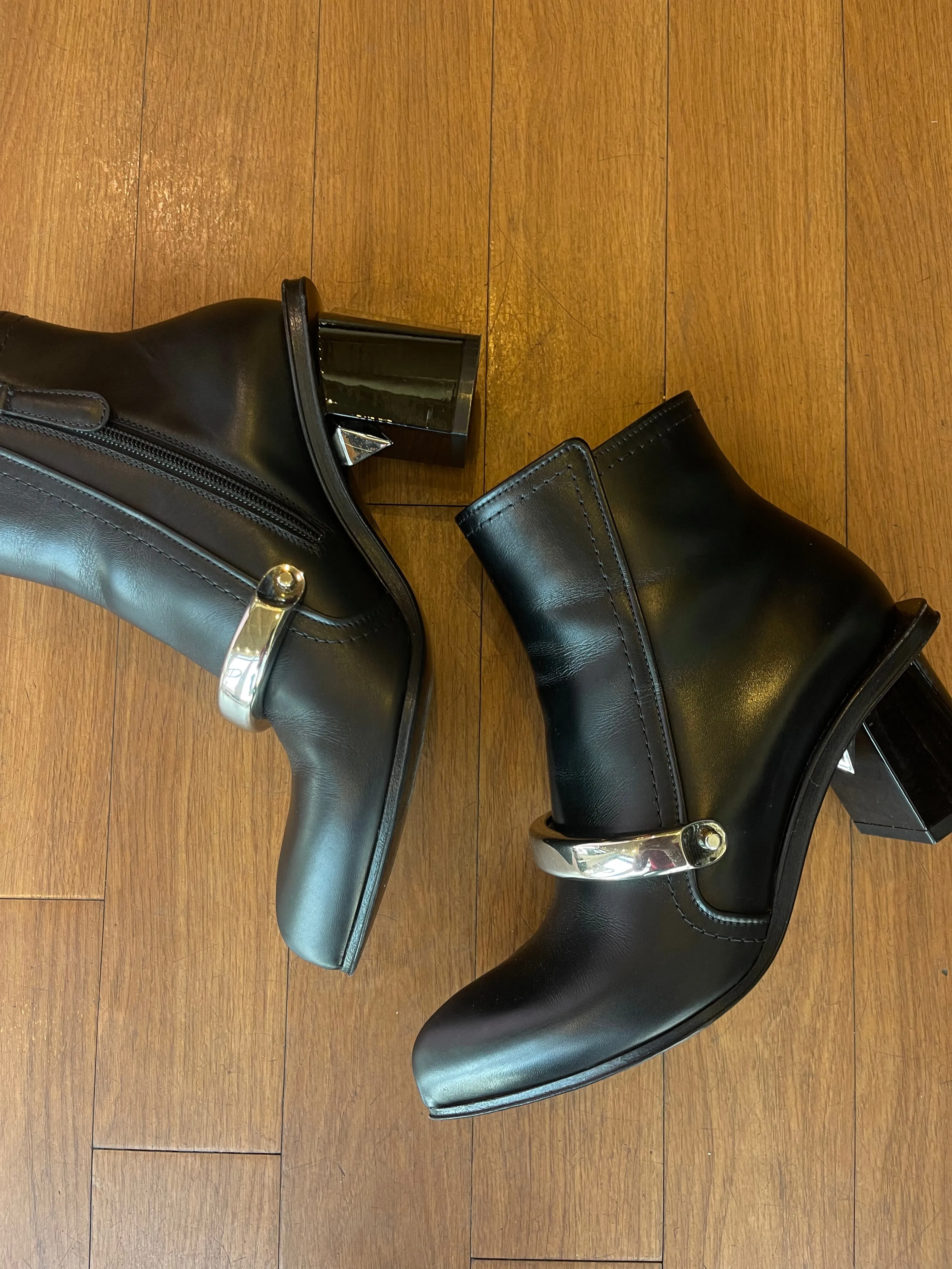 Alexander McQueen Leather Booties with Metal Detail Size 36.5