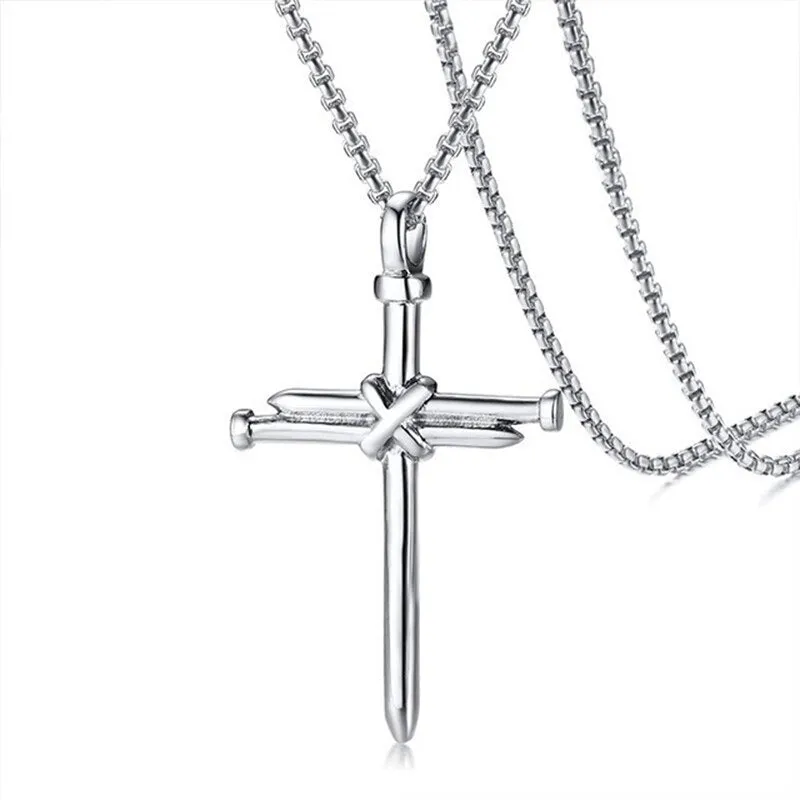 Fashion Arrow Necklace for Men - Black Metal Punk POP Cross Pendant Necklace - A Trendy Simple Fashion Accessory.