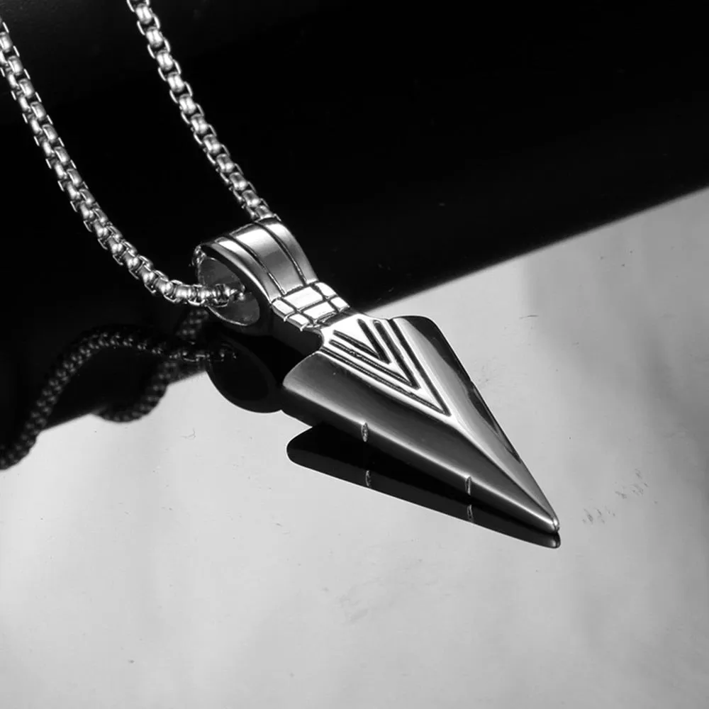 Fashion Arrow Necklace for Men - Black Metal Punk POP Cross Pendant Necklace - A Trendy Simple Fashion Accessory.